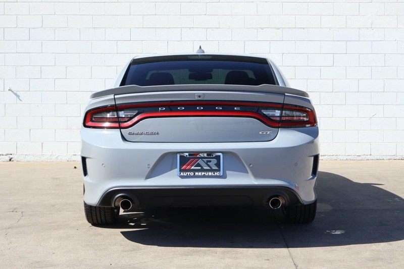 Dodge Charger Vehicle Full-screen Gallery Image 06