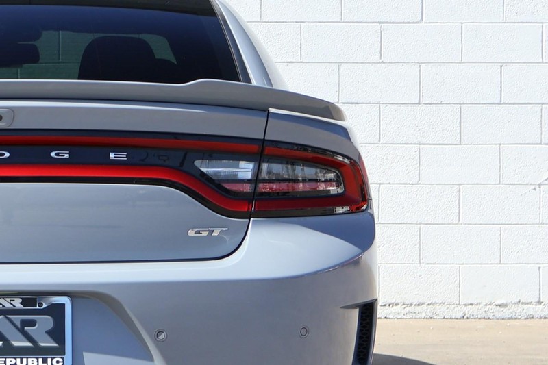 Dodge Charger Vehicle Full-screen Gallery Image 07