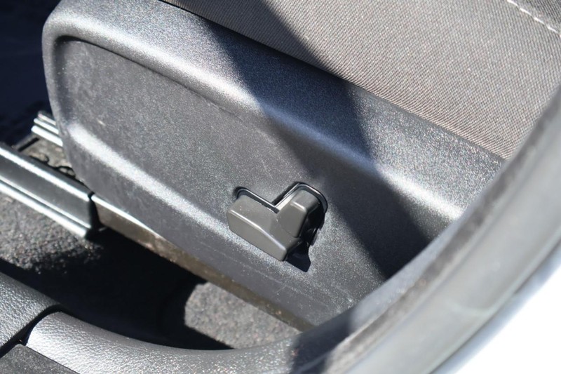 Dodge Charger Vehicle Full-screen Gallery Image 18