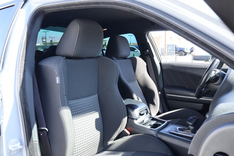 Dodge Charger Vehicle Full-screen Gallery Image 22