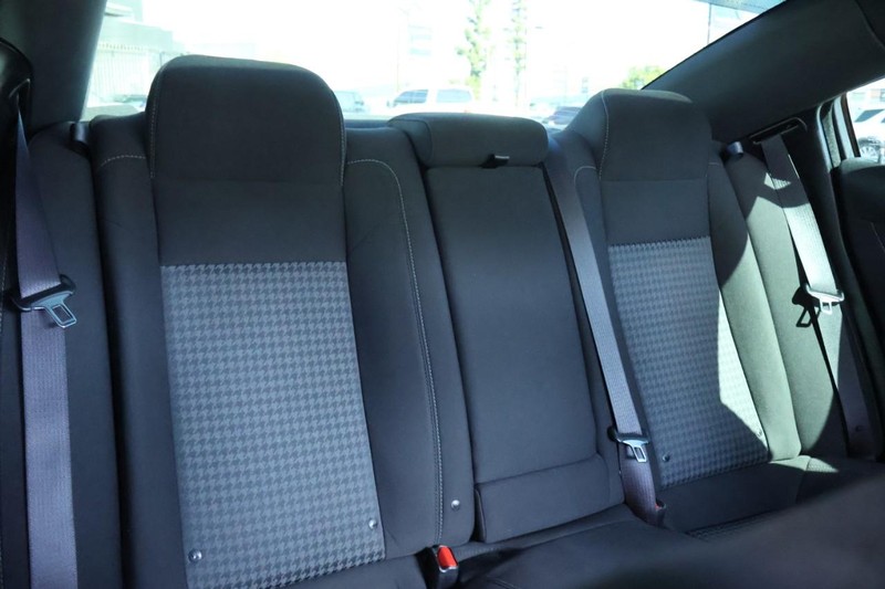 Dodge Charger Vehicle Full-screen Gallery Image 23