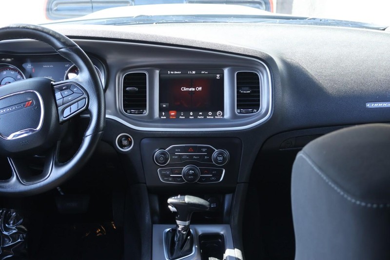 Dodge Charger Vehicle Full-screen Gallery Image 30