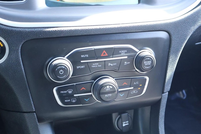 Dodge Charger Vehicle Full-screen Gallery Image 33