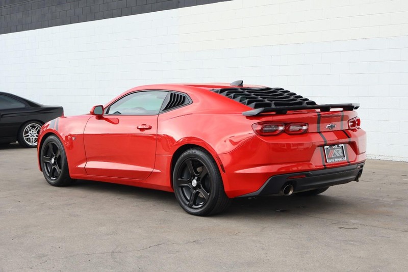 Chevrolet Camaro Vehicle Full-screen Gallery Image 10