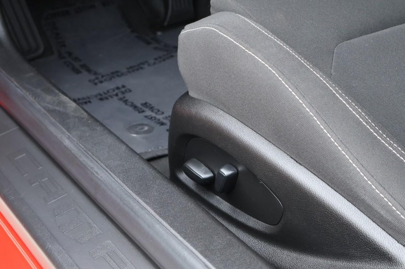 Chevrolet Camaro Vehicle Full-screen Gallery Image 18