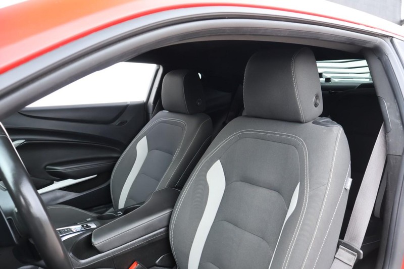 Chevrolet Camaro Vehicle Full-screen Gallery Image 19