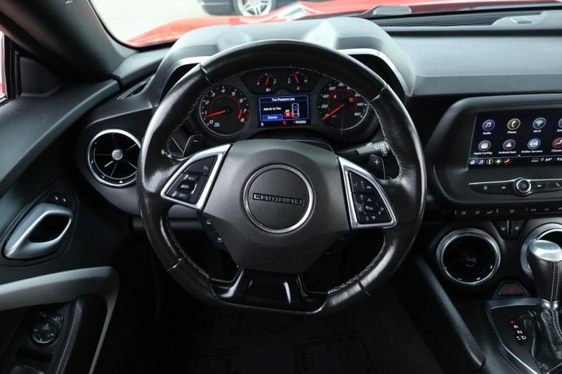 Chevrolet Camaro Vehicle Full-screen Gallery Image 25