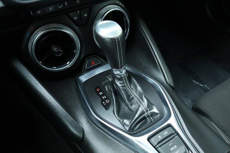 Chevrolet Camaro Vehicle Full-screen Gallery Image 34