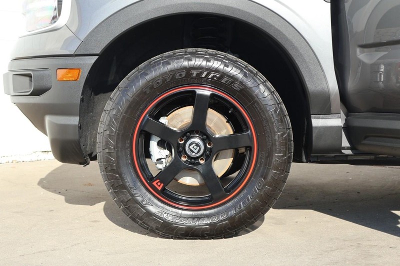 Ford Bronco Sport Vehicle Full-screen Gallery Image 13