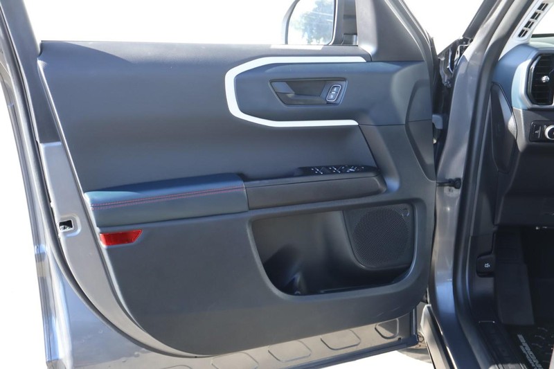 Ford Bronco Sport Vehicle Full-screen Gallery Image 14