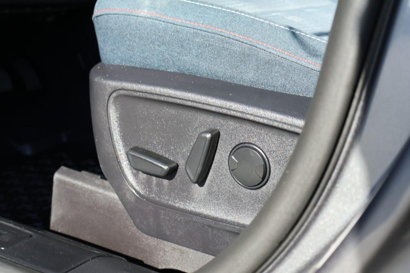 Ford Bronco Sport Vehicle Full-screen Gallery Image 16