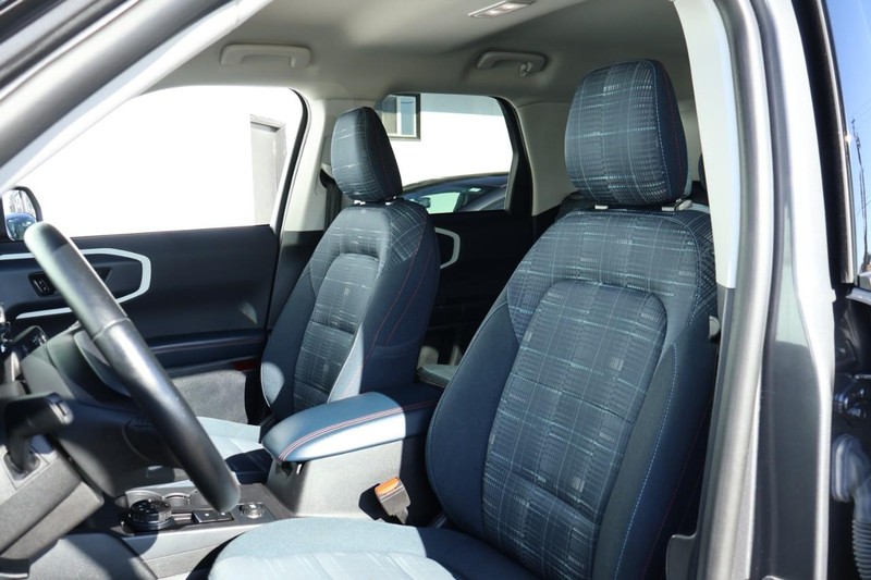 Ford Bronco Sport Vehicle Full-screen Gallery Image 17