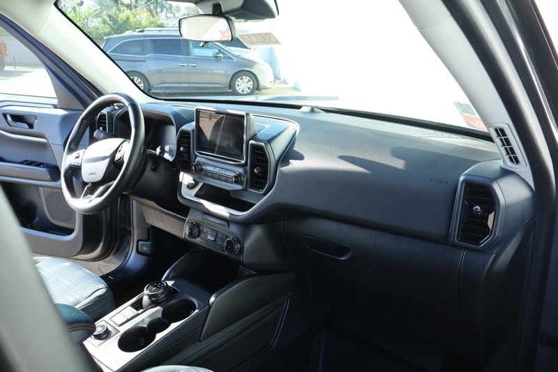 Ford Bronco Sport Vehicle Full-screen Gallery Image 19