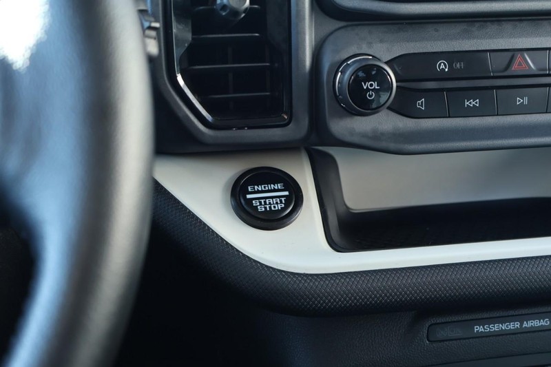 Ford Bronco Sport Vehicle Full-screen Gallery Image 27