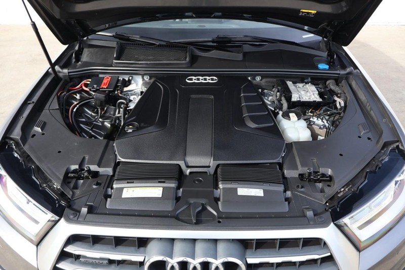 Audi Q7 Vehicle Full-screen Gallery Image 14