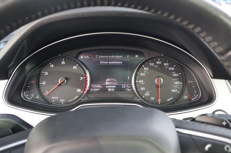 Audi Q7 Vehicle Full-screen Gallery Image 30