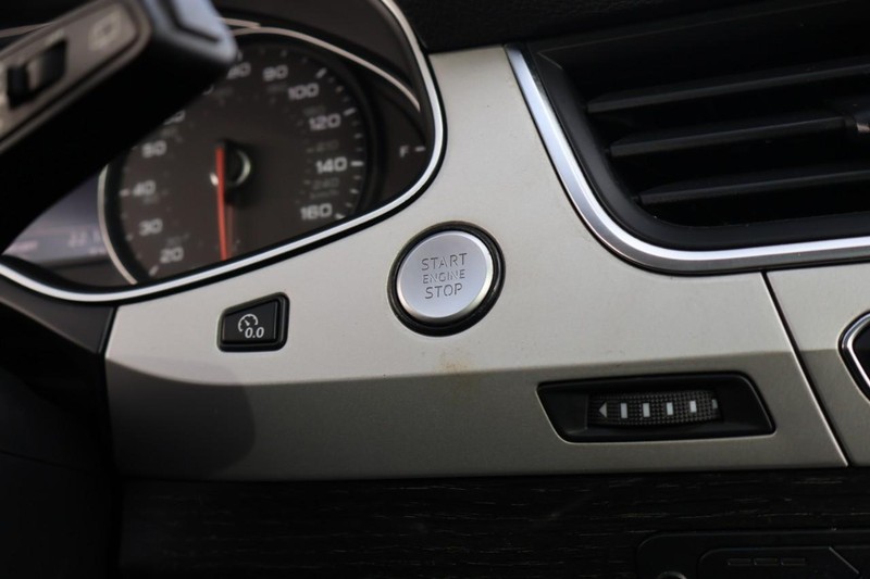 Audi Q7 Vehicle Full-screen Gallery Image 34