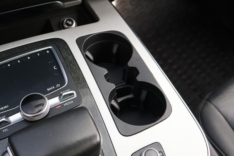 Audi Q7 Vehicle Full-screen Gallery Image 41