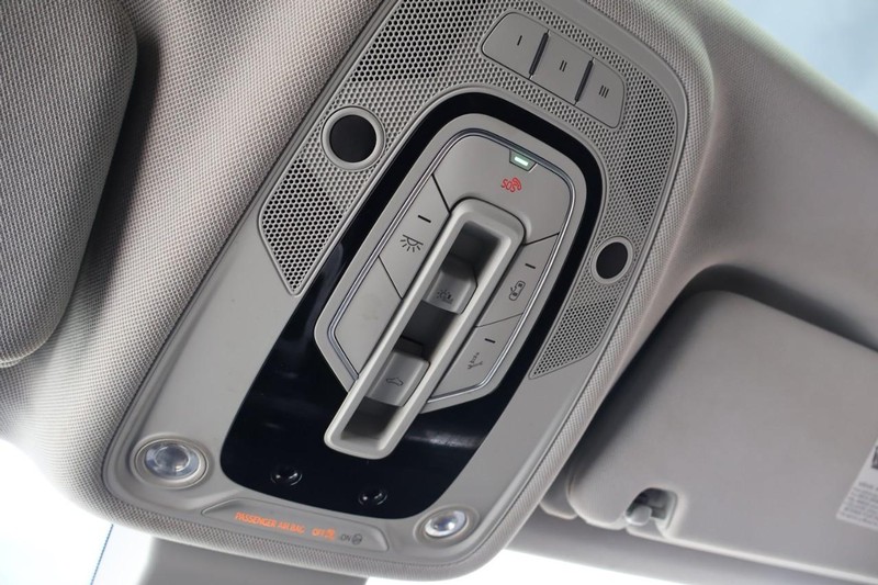 Audi Q7 Vehicle Full-screen Gallery Image 42