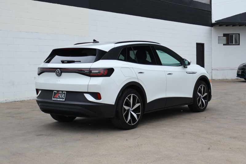 Volkswagen ID.4 Vehicle Full-screen Gallery Image 05