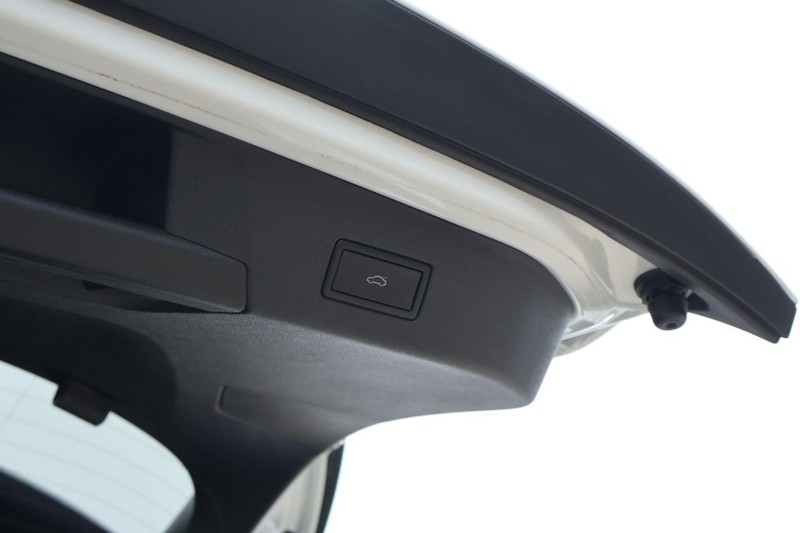 Volkswagen ID.4 Vehicle Full-screen Gallery Image 10