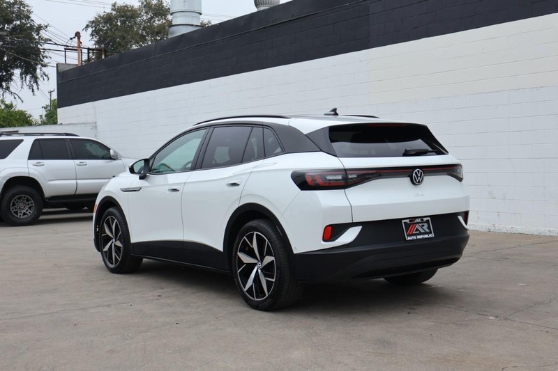 Volkswagen ID.4 Vehicle Full-screen Gallery Image 11