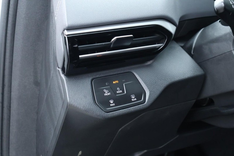 Volkswagen ID.4 Vehicle Full-screen Gallery Image 18