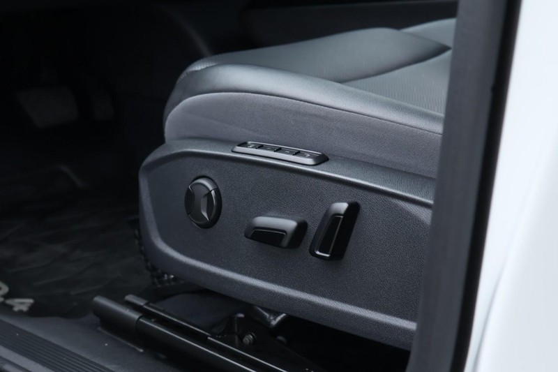 Volkswagen ID.4 Vehicle Full-screen Gallery Image 19