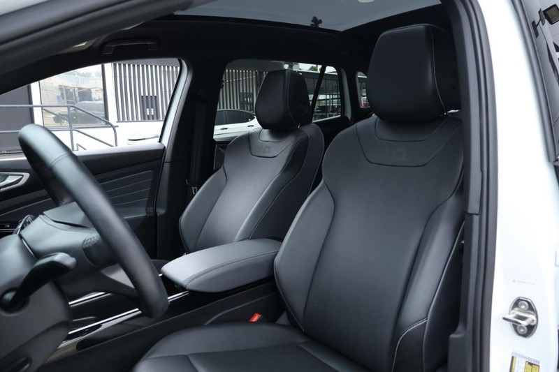 Volkswagen ID.4 Vehicle Full-screen Gallery Image 20