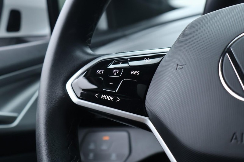 Volkswagen ID.4 Vehicle Full-screen Gallery Image 30