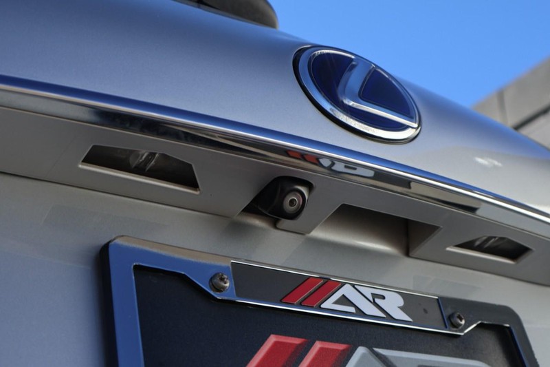 Lexus NX 300h Vehicle Full-screen Gallery Image 08