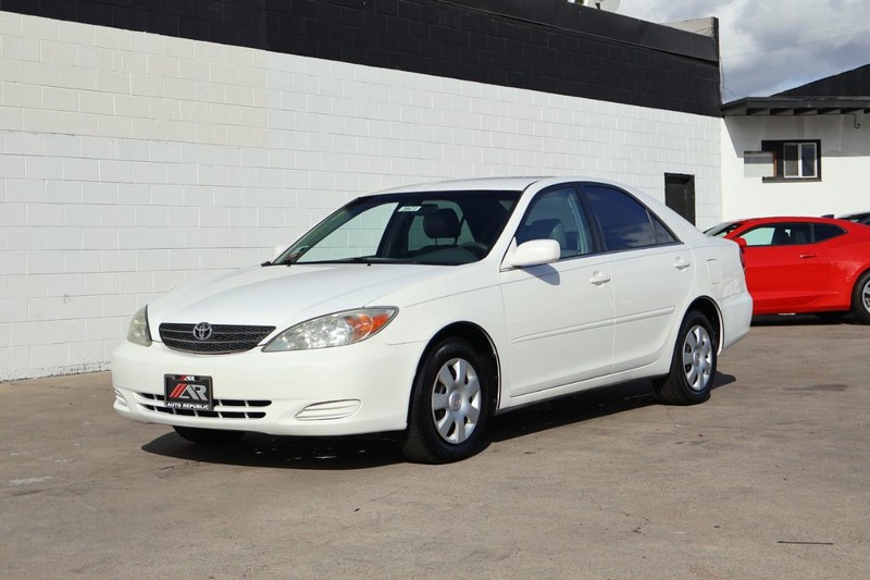 Toyota Camry Vehicle Full-screen Gallery Image 11