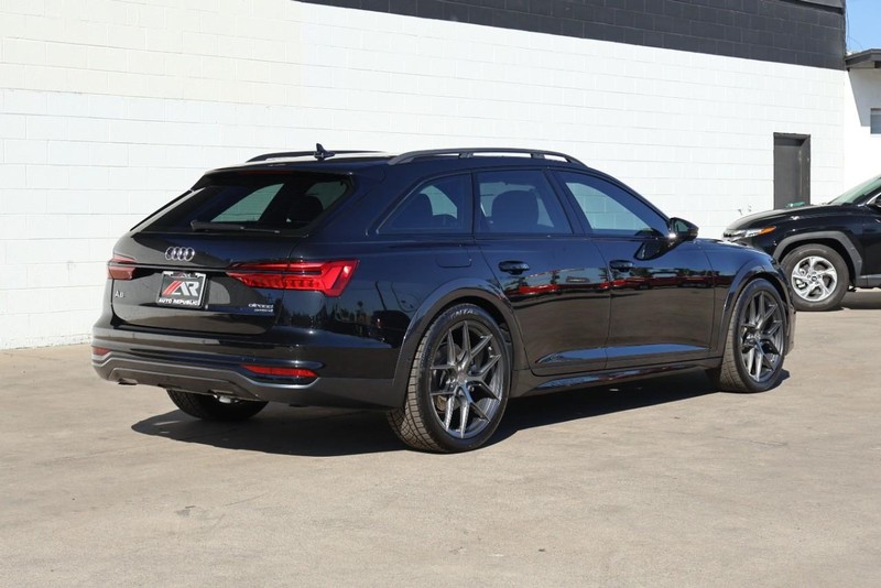 Audi A6 allroad Vehicle Full-screen Gallery Image 05