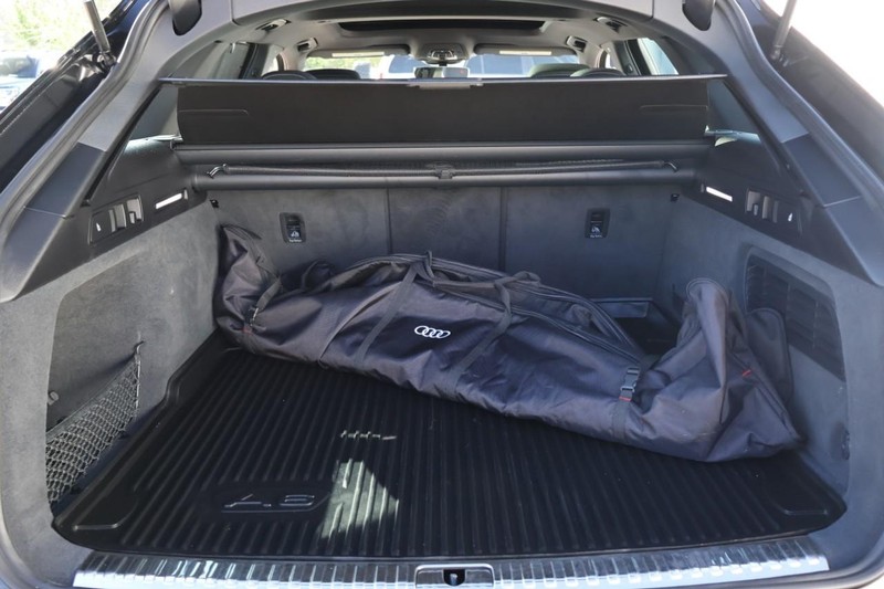 Audi A6 allroad Vehicle Full-screen Gallery Image 09