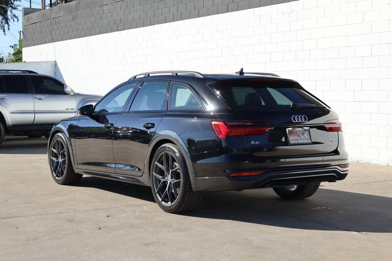 Audi A6 allroad Vehicle Full-screen Gallery Image 12