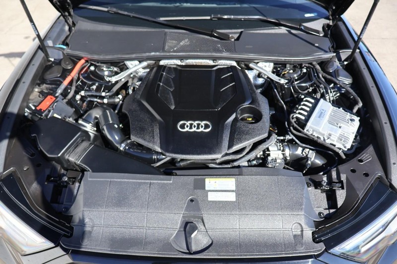 Audi A6 allroad Vehicle Full-screen Gallery Image 16