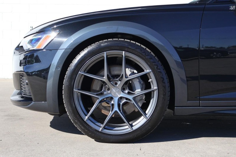 Audi A6 allroad Vehicle Full-screen Gallery Image 17