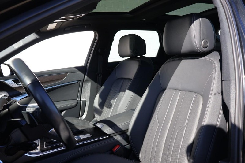 Audi A6 allroad Vehicle Full-screen Gallery Image 22