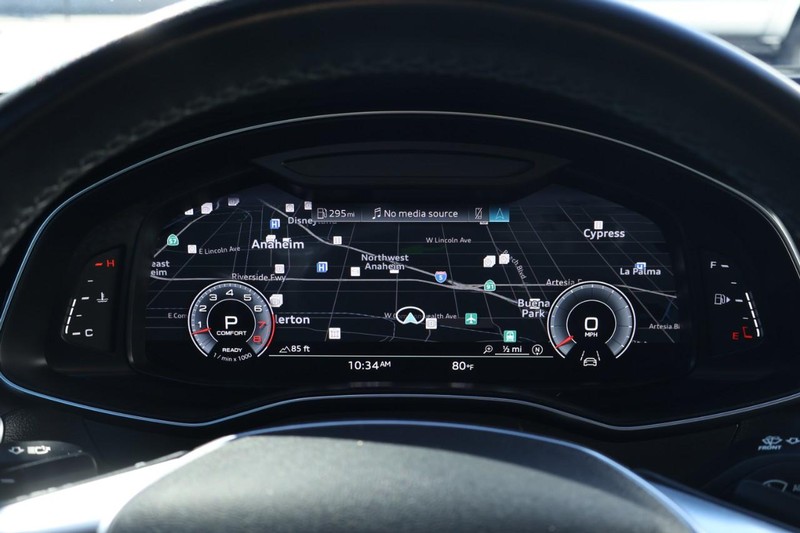 Audi A6 allroad Vehicle Full-screen Gallery Image 33