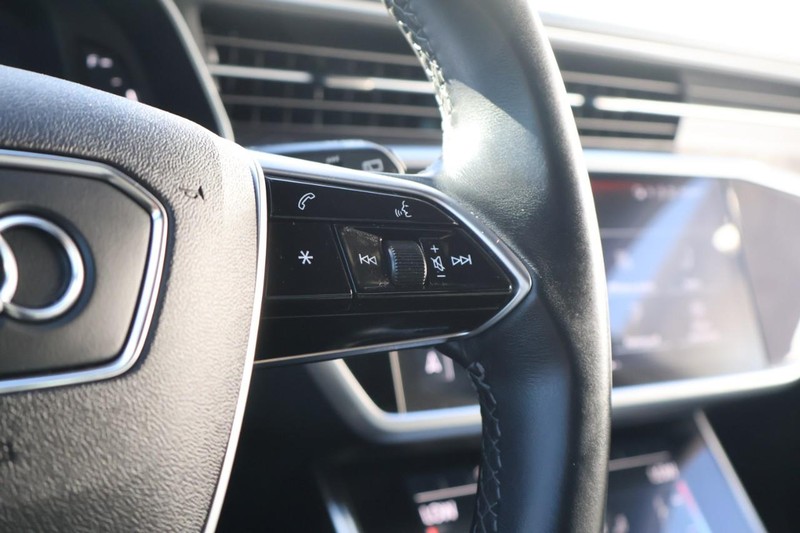 Audi A6 allroad Vehicle Full-screen Gallery Image 36