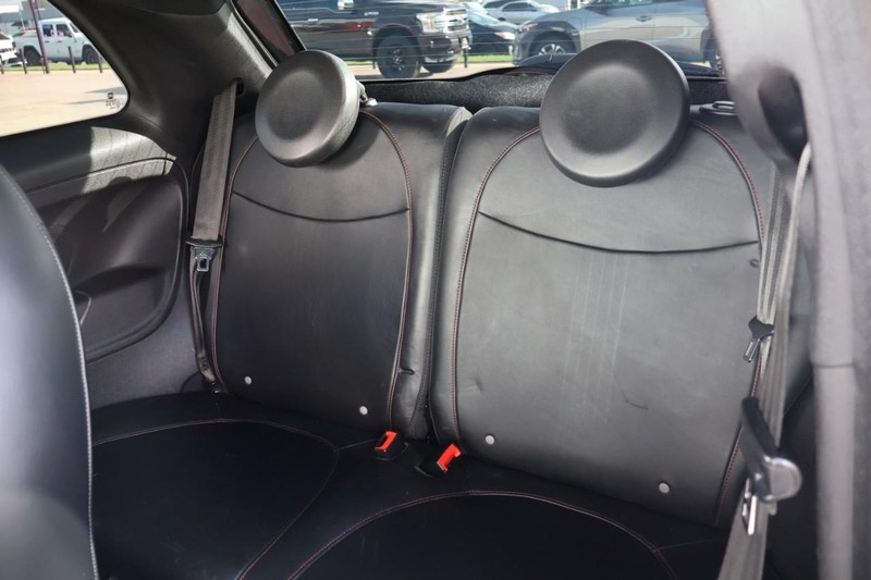 FIAT 500 Vehicle Full-screen Gallery Image 18