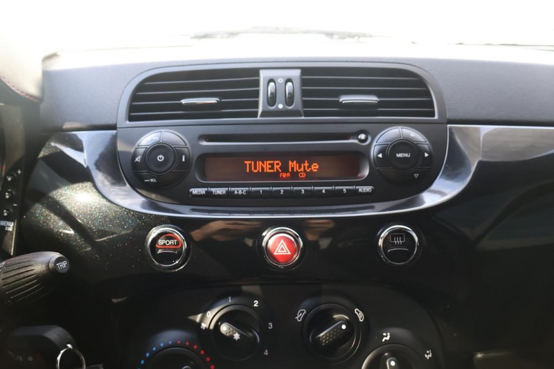 FIAT 500 Vehicle Full-screen Gallery Image 27