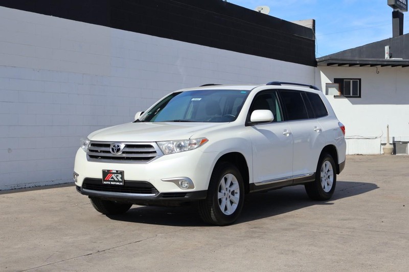 Toyota Highlander Vehicle Full-screen Gallery Image 12