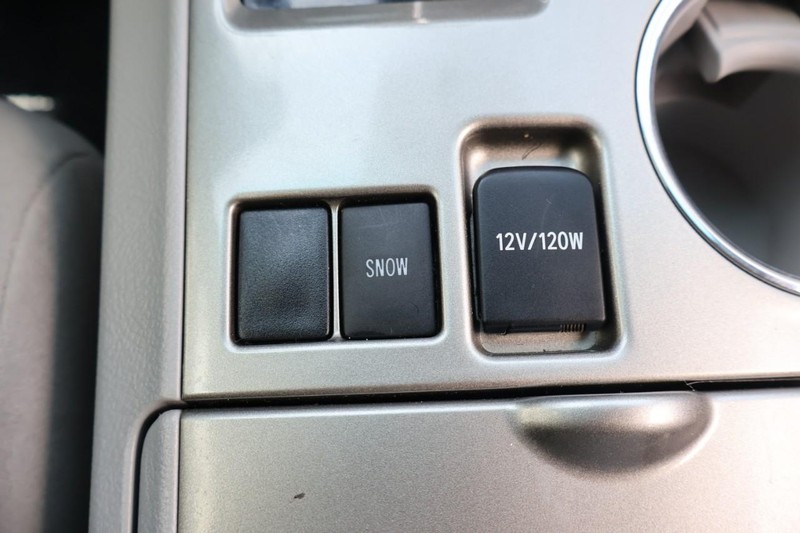 Toyota Highlander Vehicle Full-screen Gallery Image 37