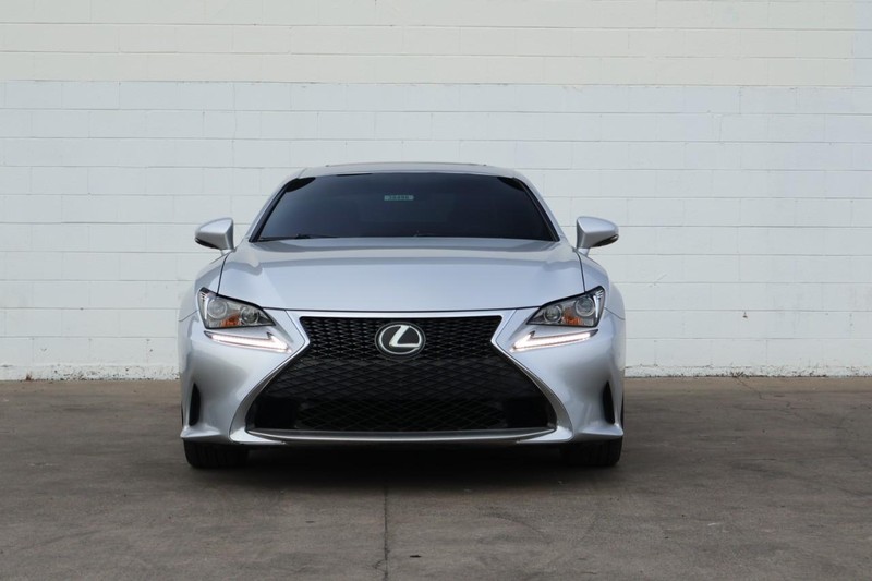 Lexus RC Vehicle Full-screen Gallery Image 02