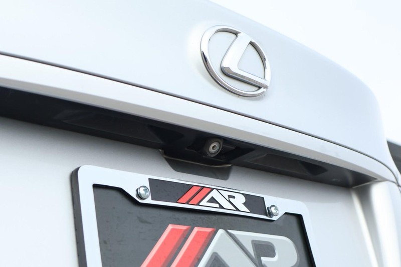 Lexus RC Vehicle Full-screen Gallery Image 08