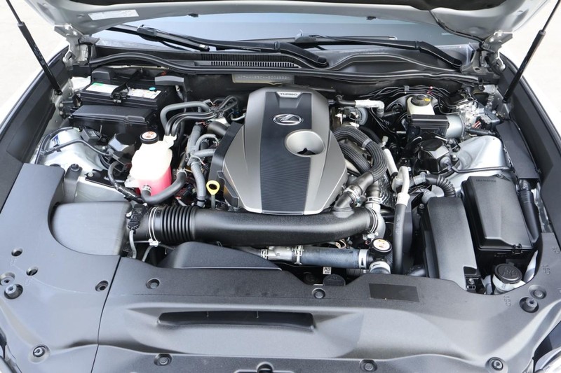 Lexus RC Vehicle Full-screen Gallery Image 13