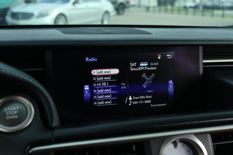 Lexus RC Vehicle Full-screen Gallery Image 33