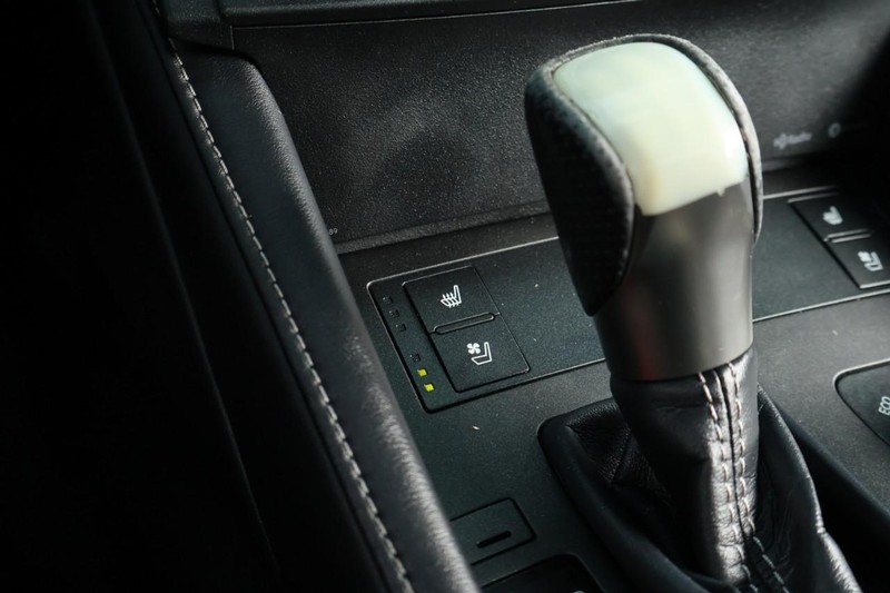 Lexus RC Vehicle Full-screen Gallery Image 38