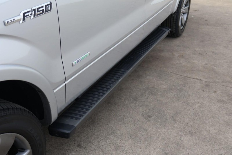 Ford F-150 Vehicle Full-screen Gallery Image 11